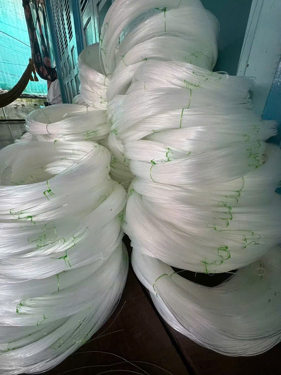 Dây nhựa trong dạng vòng