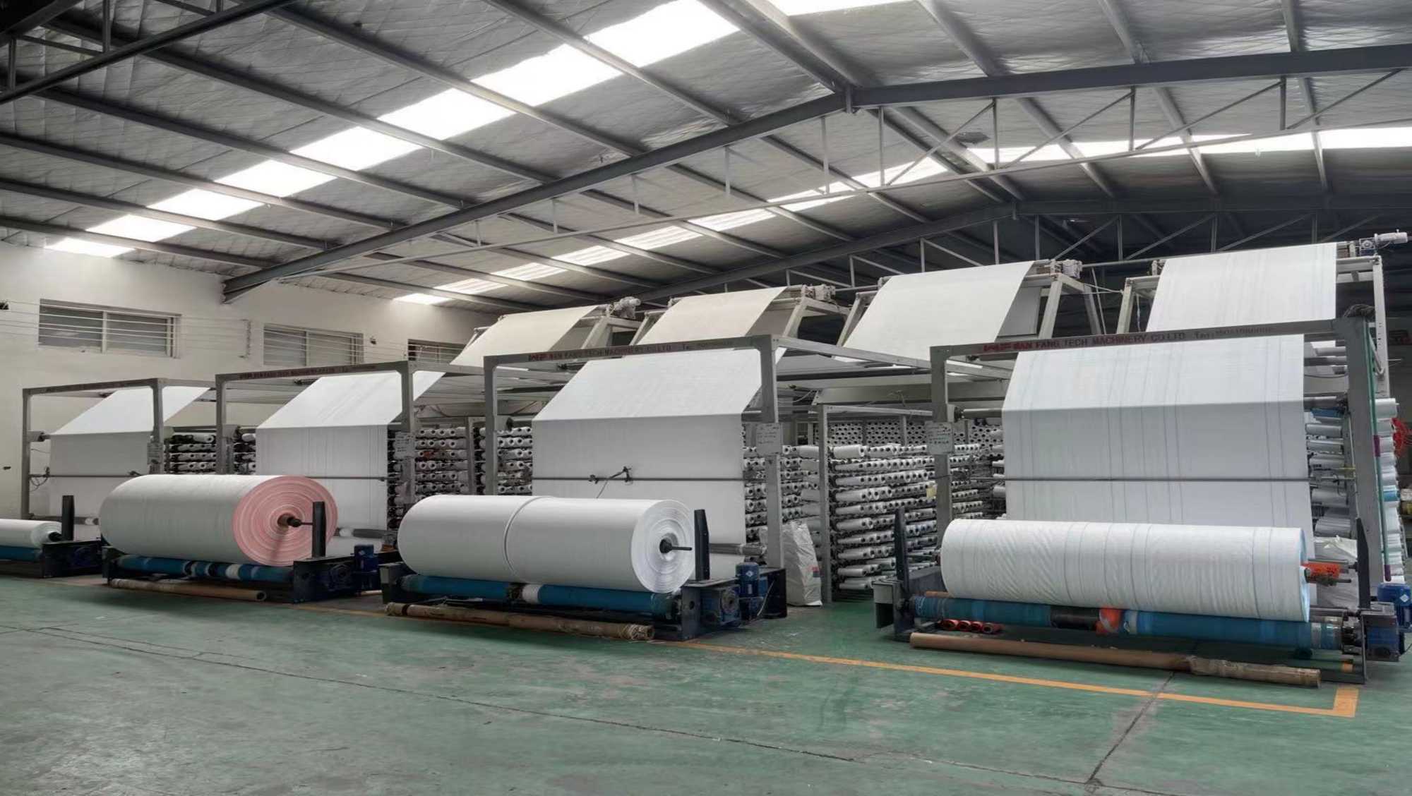 Dây chuyền sản xuất của Công ty TNHH Bao Bì Nguyên Phát KNP